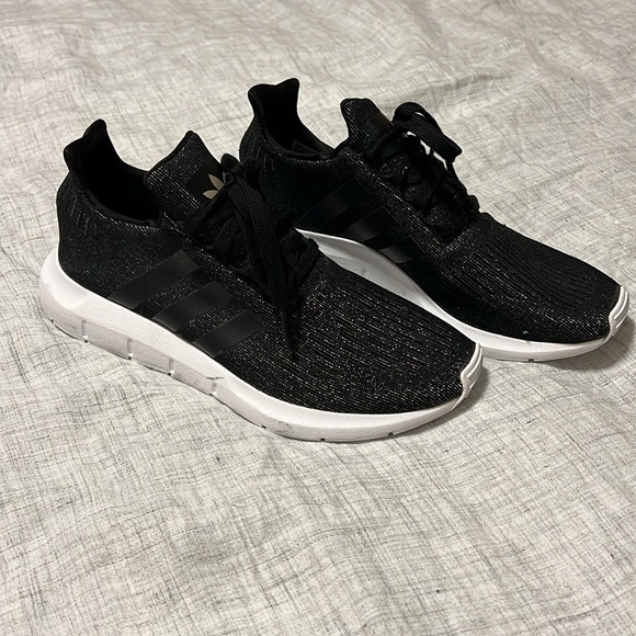 Women’s adidas Swift Run sneaker. Size 7 - Picture 6 of 6